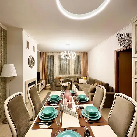 Vintage De Lux, Location, 2bdr Grand Monastery, *