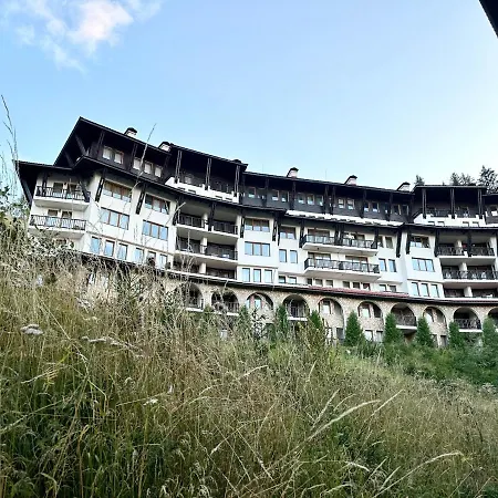 Vintage De Lux, Location, 2bdr Grand Monastery,