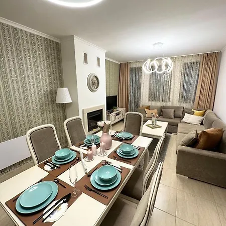 Vintage De Lux, Location, 2bdr Grand Monastery, *